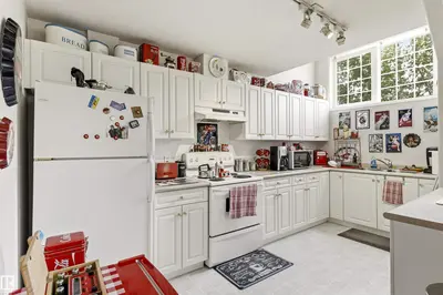 Interior photo 3 of #303 14 MISSION AV