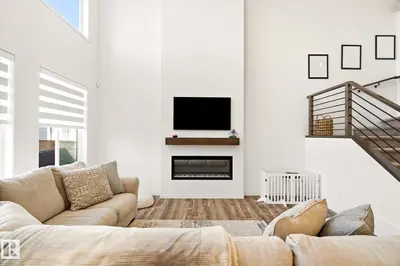 Interior photo 4 of 11 RHEA CR