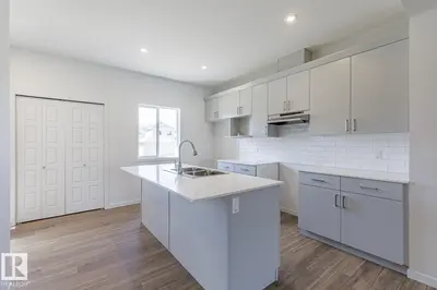 Interior photo 2 of 3619 Triomphe BV N