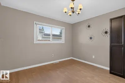 Interior photo 4 of #104 52343 RGE ROAD 211