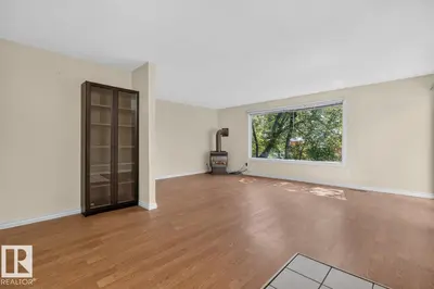 Interior photo 1 of #104 52343 RGE ROAD 211