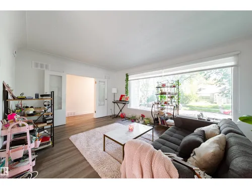 10671 63 AV NW, Edmonton - $545,000