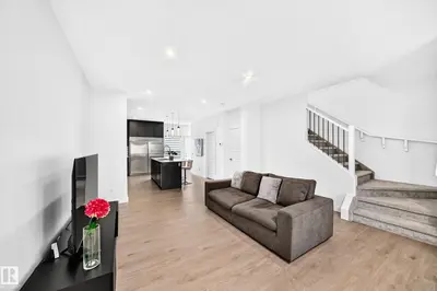 Interior photo 2 of 4027 Hawthorn LI SW