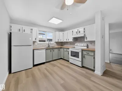 Interior photo 4 of 14644 25 ST NW