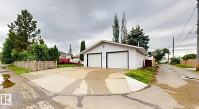 Interior photo 2 of 13915 135A AV NW