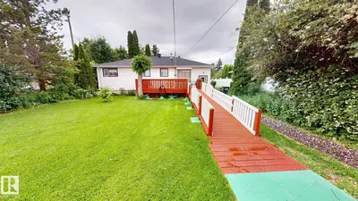 Interior photo 1 of 13915 135A AV NW