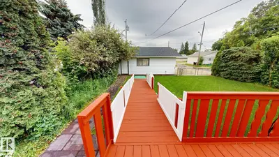 Interior photo 3 of 13915 135A AV NW