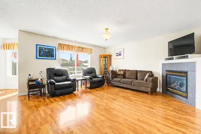 Interior photo 4 of 3203 23 ST NW