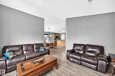 Interior photo 4 of 312 GIBB CL NW