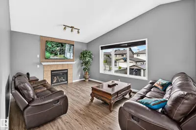 Interior photo 3 of 312 GIBB CL NW
