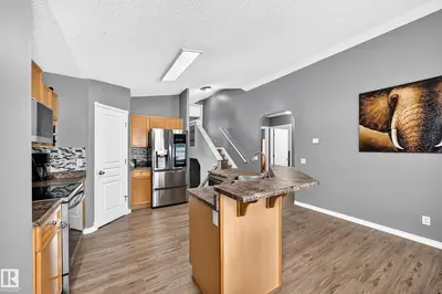 Interior photo 2 of 312 GIBB CL NW