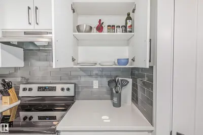 Interior photo 2 of 5380 KIMBALL PL SW