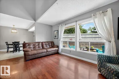 Interior photo 2 of 41 VENTNOR PL