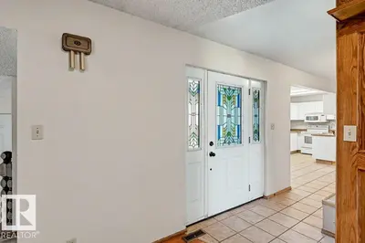 Interior photo 2 of 26 LOUISBOURG PL