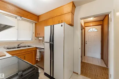 Interior photo 4 of 10605 101 AV