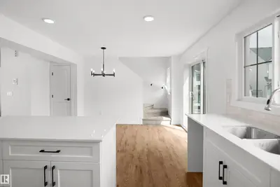 Interior photo 2 of #61 525 SECORD BV NW