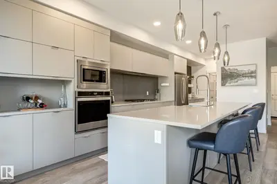 Interior photo 2 of 6805 KNOX LO SW