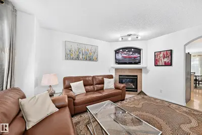 Interior photo 2 of 1126 GRANTHAM DR NW