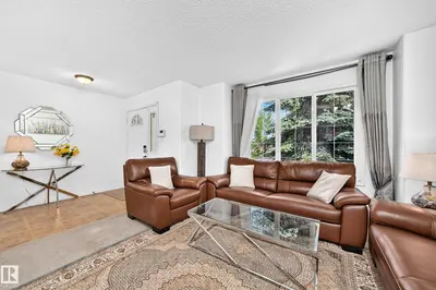 Interior photo 4 of 1126 GRANTHAM DR NW