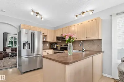 Interior photo 3 of 1126 GRANTHAM DR NW