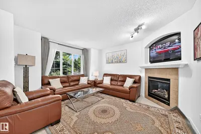 Interior photo 2 of 1126 GRANTHAM DR NW