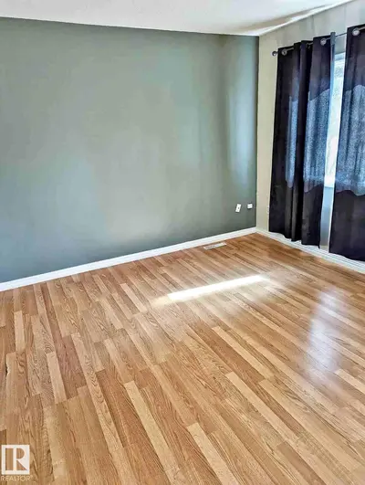 Interior photo 1 of 4730 46 AV