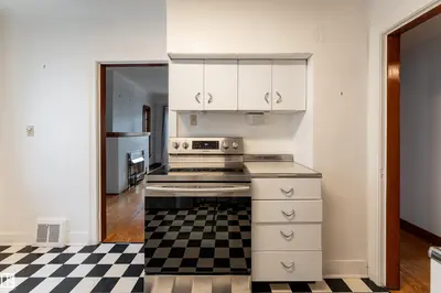 Interior photo 3 of 11112 81 AV NW