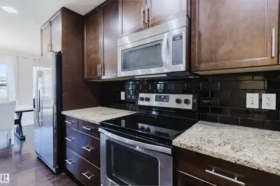 Interior photo 4 of 17348 6 AV NW
