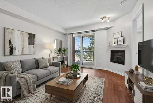 #210 10118 106 AV NW, Edmonton - $161,500