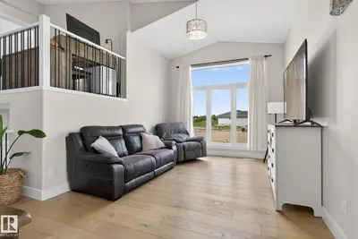 Interior photo 2 of 4204 55av
