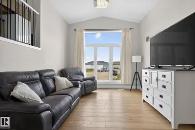 Interior photo 3 of 4204 55av