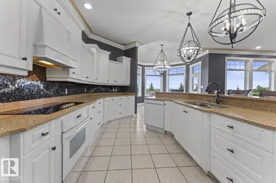 Interior photo 4 of 3006 WAYNE WY