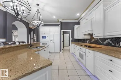Interior photo 2 of 3006 WAYNE WY