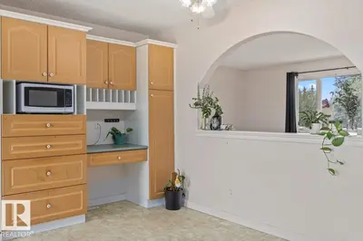 Interior photo 4 of 5126 53 Street