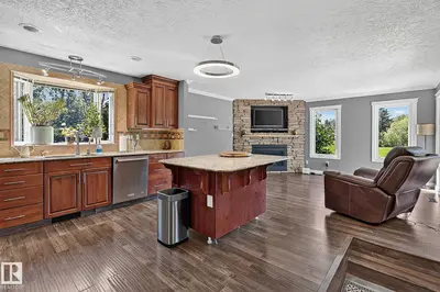 Interior photo 2 of 