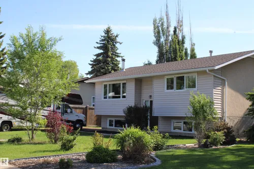 2007 67 ST NW, Edmonton - $397,500