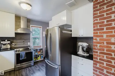 Interior photo 4 of 10623 76 AV NW