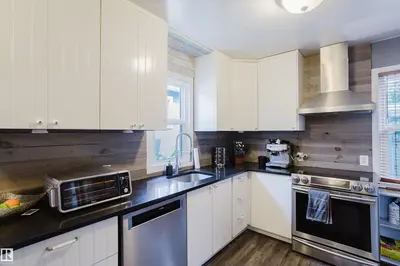 Interior photo 3 of 10623 76 AV NW