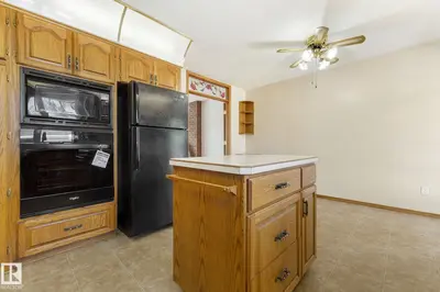 Interior photo 2 of 8406 94 AV
