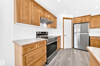 Interior photo 2 of 686 KANANASKIS DR