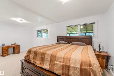Interior photo 4 of 1725 LAKESIDE DR