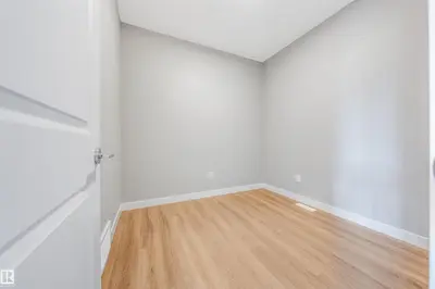 Interior photo 4 of 7122 52 AVE BEAUMONT
