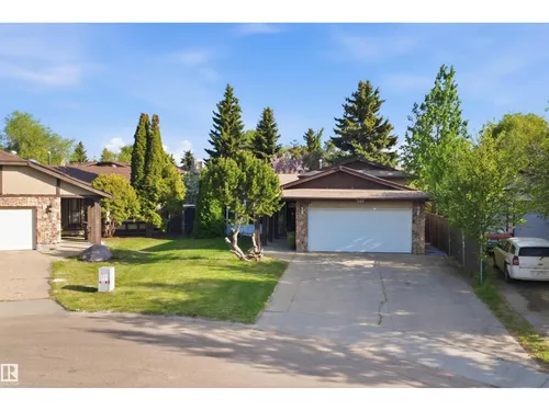 2107 40 ST NW, Edmonton - $449,000