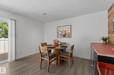 Interior photo 4 of 1234 105 ST NW