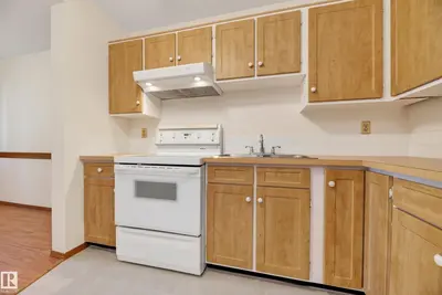 Interior photo 4 of 