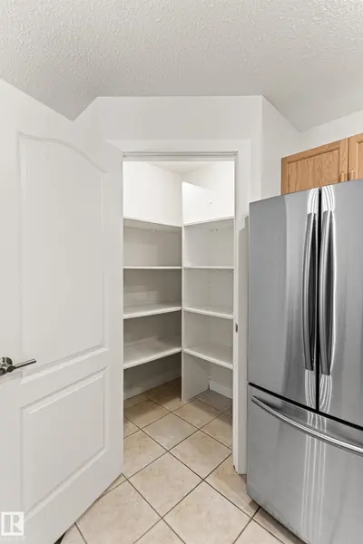Interior photo 4 of 