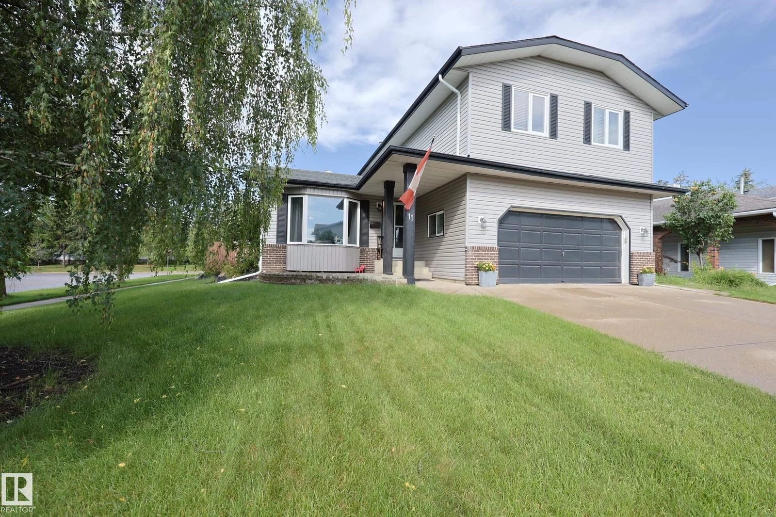 11 LAVOIE PL, St. Albert - 6 bedroom Detached Single Family for sale