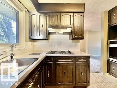 Interior photo 4 of 111 Green Ash DR