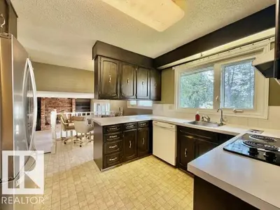 Interior photo 3 of 111 Green Ash DR