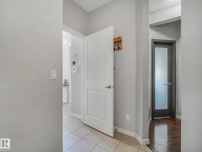 Interior photo 3 of 908 GOSHAWK PT NW